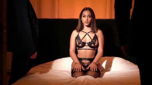 Порно видео Джинебра, её муж и незнакомец. Ginebra Bellucci Dorcelclub