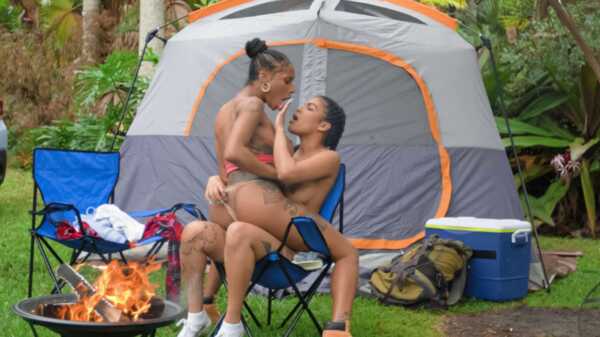 Porn video Licking Pussy by the Fire Sarai Minx, Maya Farrell Realitykings