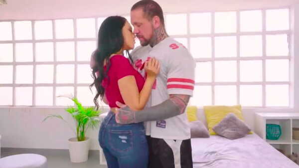 Порно видео Она позволила себя трахнуть в последний раз. Katrina Moreno 