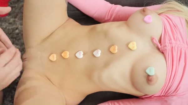 Porn video She made him a candy surprise. Kenzie Reeves 